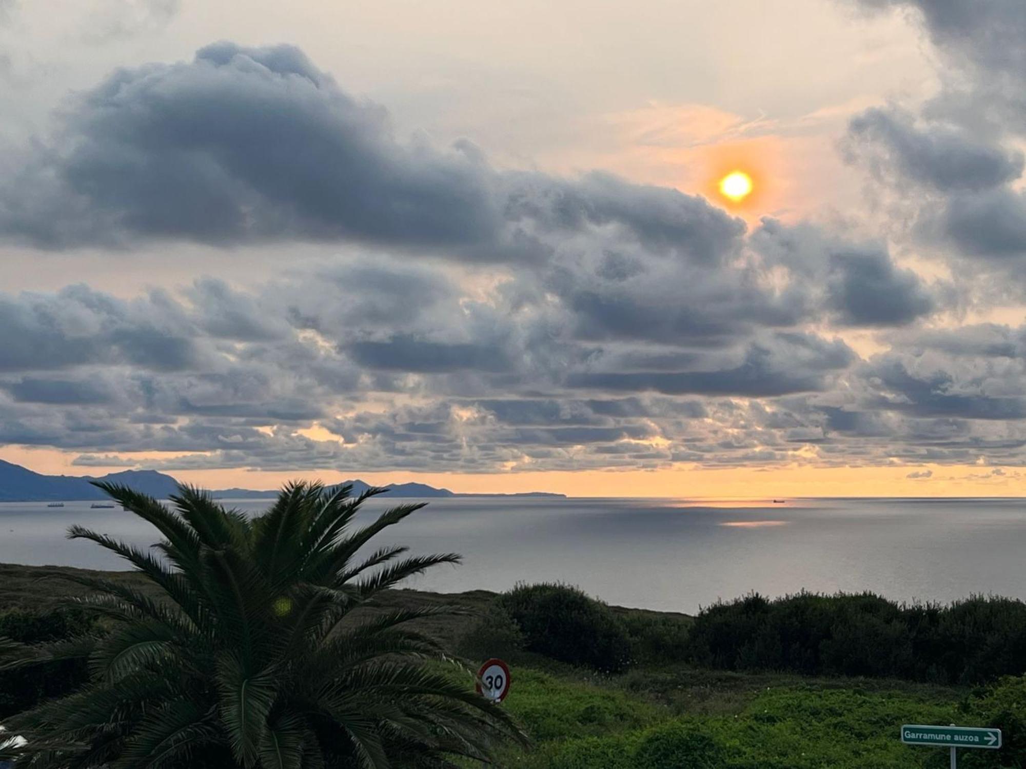 Apartamento Tu Refugio Junto Al Mar Te Espera Barrika Exterior foto